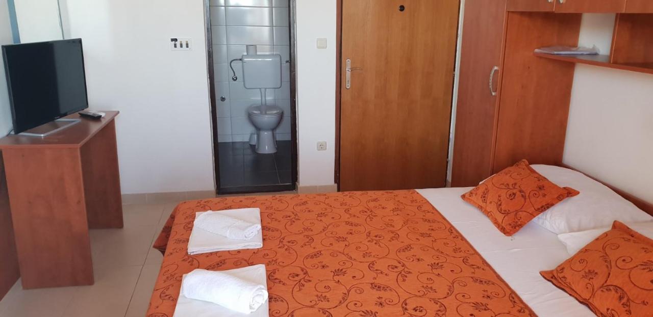 Kuca Pecine Bed and Breakfast Metajna Εξωτερικό φωτογραφία