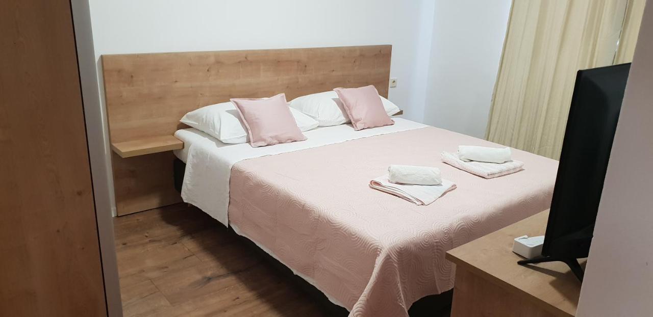 Kuca Pecine Bed and Breakfast Metajna Εξωτερικό φωτογραφία