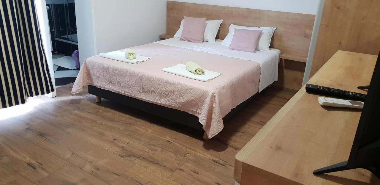 Kuca Pecine Bed and Breakfast Metajna Εξωτερικό φωτογραφία