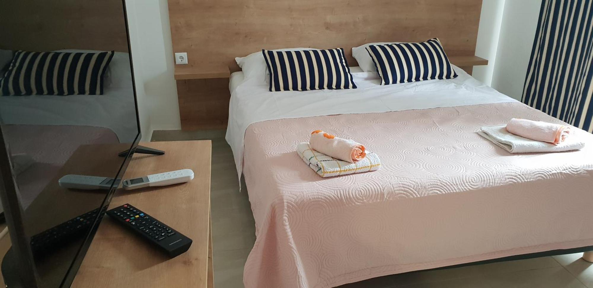 Kuca Pecine Bed and Breakfast Metajna Εξωτερικό φωτογραφία
